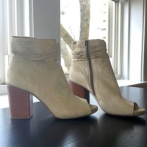 Pre-owned Kenneth Cole Reaction Frida Cool Leather Upper WMS 7M